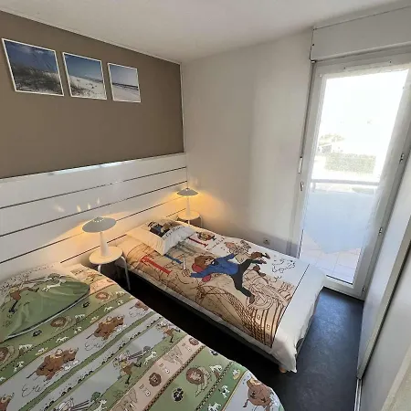 4 Pieces Avec Parking, Piscine Et Proche Au Cap D'agde - Fr-1-702-19