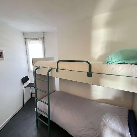 4 Pieces Avec Parking, Piscine Et Proche Au Cap D'agde - Fr-1-702-19 아파트