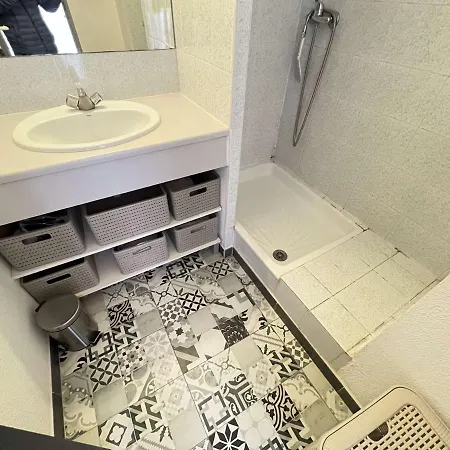 4 Pieces Avec Parking, Piscine Et Proche Au Cap D'agde - Fr-1-702-19 아파트