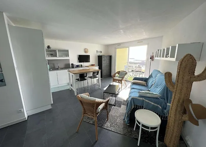 4 Pieces Avec Parking, Piscine Et Proche Au Cap D'agde - Fr-1-702-19 * Агд