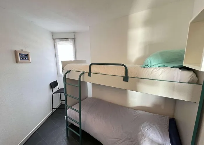 4 Pieces Avec Parking, Piscine Et Proche Au Cap D'agde - Fr-1-702-19 Апартаменти